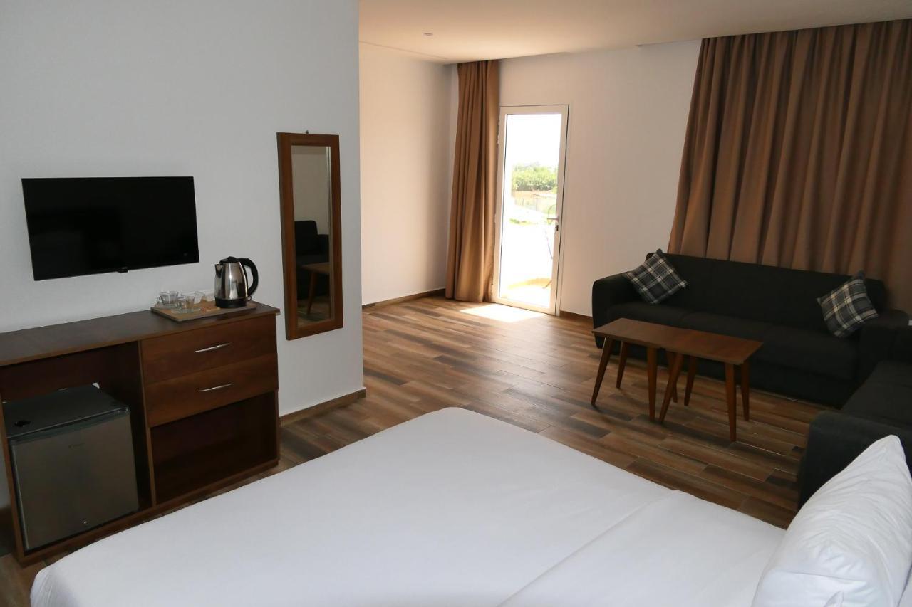 Hotel Corail De Cabo Cabo Negro Kültér fotó